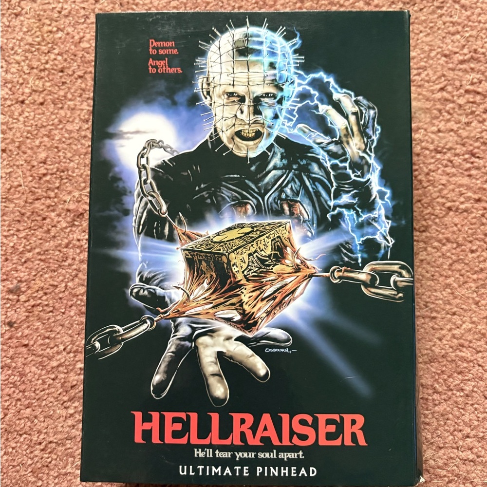 Hellraiser Ultimate Pinhead Figure